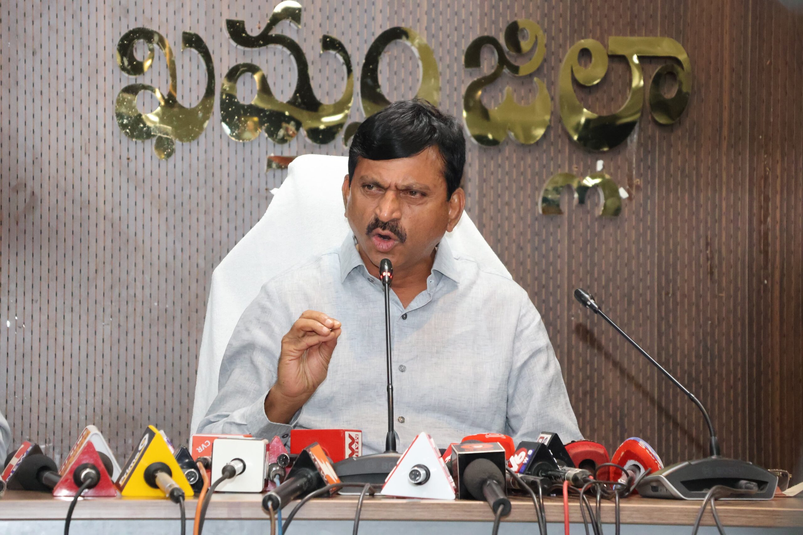 Government to Allot Indiramma Houses to Velugumatla Poor by March 15: Ponguleti