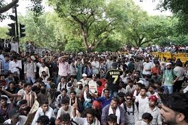 Cockroaches swell in Jantar Mantar surprising many, Police behave brutally